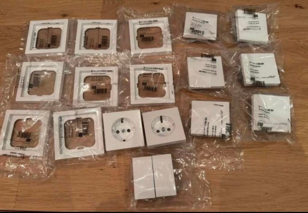 Busch en Jaeger future linear (NIEUW), Ophalen of Verzenden, Zo goed als nieuw