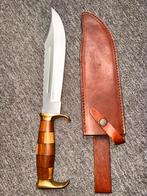 Zeer groot Bowie mes. Gemerkt en met schede. Handvat koper., Verzamelen, Militaria | Algemeen, Verzenden, Landmacht, Amerika, Mes of Dolk
