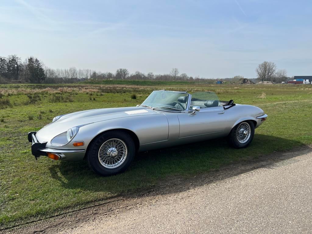 Jaguar E-Type 5,3L V12 Cabriolet series 3 1973, Auto's, Jaguar, Leder, Bedrijf, Handgeschakeld, Zilver of Grijs