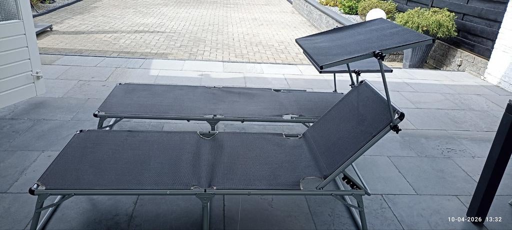 2x Ligbedden met zonnekap - Verstelbaar & Inklapbaar, Tuin en Terras, Ligbedden, Ophalen, Zo goed als nieuw, Aluminium, Verstelbaar