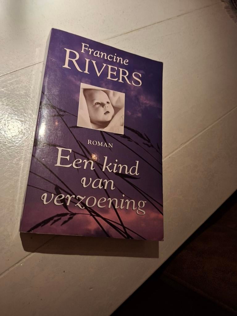 een kind van verzoening Francine Rivers, Ophalen of Verzenden, Gelezen, Francine Rivers
