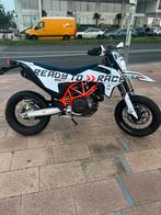 KTM SMC-R 690 (2025) - A2 kenteken - Garantie, Motoren, Particulier, 690 cc, Minimaal motorrijbewijs A2, LED Verlichting