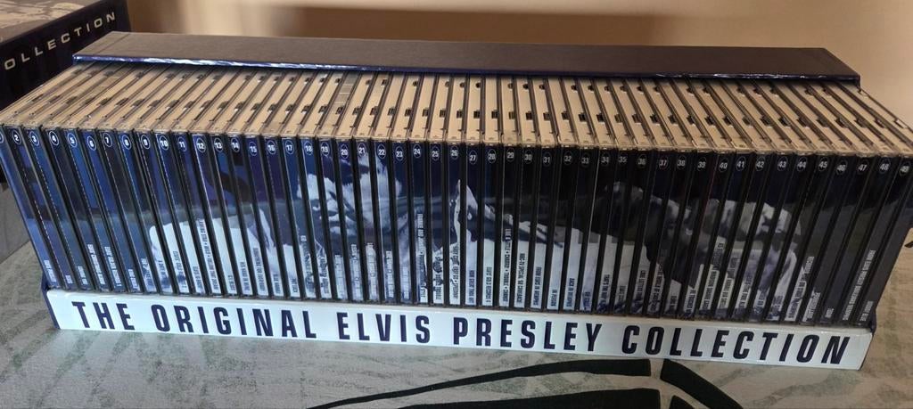 Elvis box cd's 50 stuks met boekje, Ophalen, Zo goed als nieuw, Pop