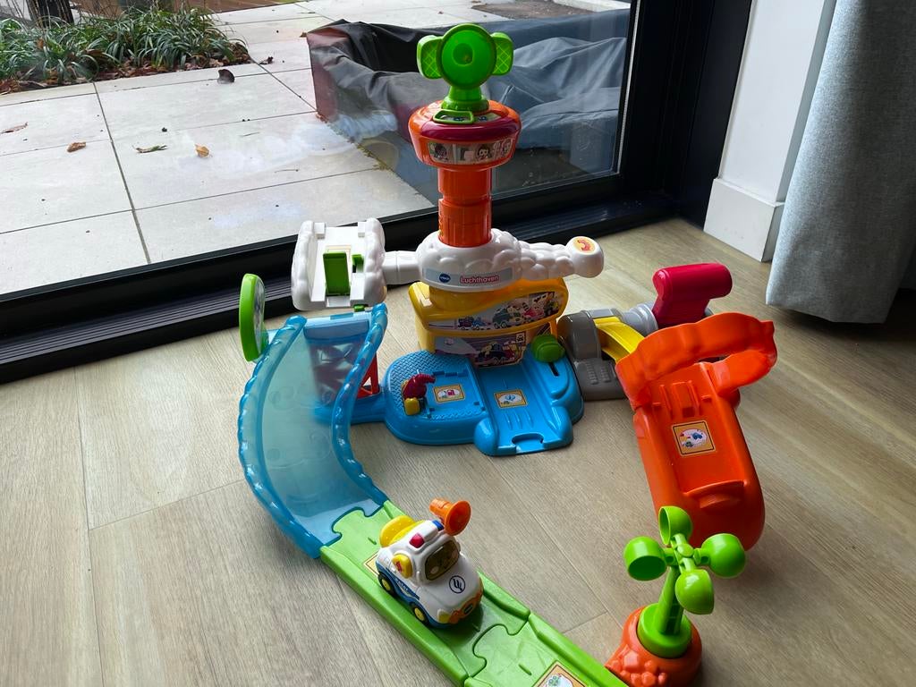 VTech Toet Toet Auto's Luchthaven met extra auto, Ophalen, Gebruikt, 2 tot 4 jaar