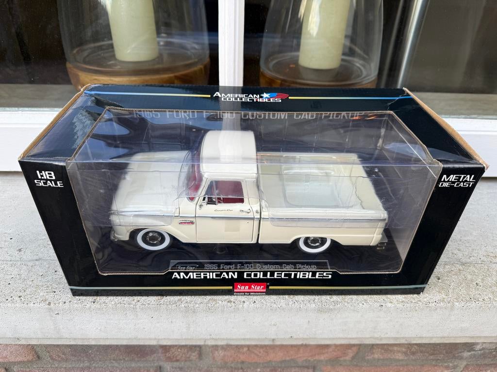 1:18 Ford F-100 Custom Cab Pickup wit 1965 Sun Star 1302, Hobby en Vrije tijd, Modelauto's | 1:18, Rua Luis G. Gomes No 14, Edif. Keng Sau 2 Andar F, Macau