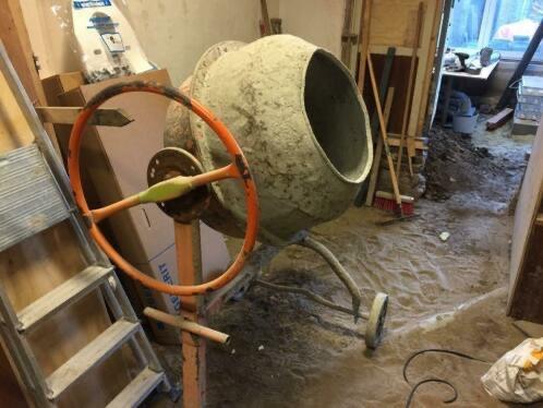 Betonmolen te huur voor 15 euro per dag, Ophalen, Gebruikt
