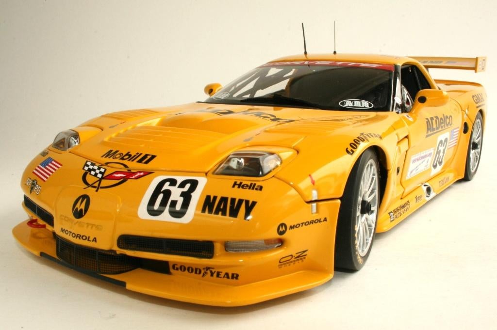 AutoArt 1/18 Chevrolet Corvette C5R - Le Mans 2002, Hobby en Vrije tijd, Modelauto's | 1:18, Ophalen of Verzenden, Zo goed als nieuw