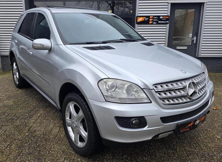 Mercedes-Benz ML 350 4MATIC *AUT-NAVI-CRUISECTRL*, Auto's, Mercedes-Benz, Bedrijf, Te koop, M-Klasse, 4x4, ABS, Achteruitrijcamera
