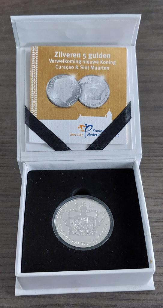 Curacao & Sint Maarten 5 gulden 2013 Verwelkoming koning, Postzegels en Munten, Munten | Nederland, Ophalen of Verzenden, Koningin Beatrix