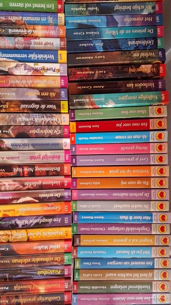 mix pakket 10 romantische pockets (harlequin en candlelight), Ophalen, Gelezen, Diverse auteurs