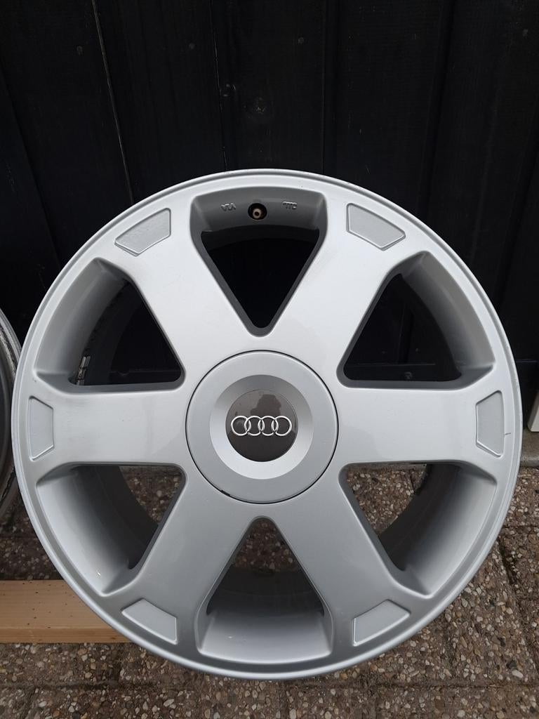 Set 18 inch Audi 5x112 velgen A3 S3, Auto diversen, Wieldoppen, Ophalen