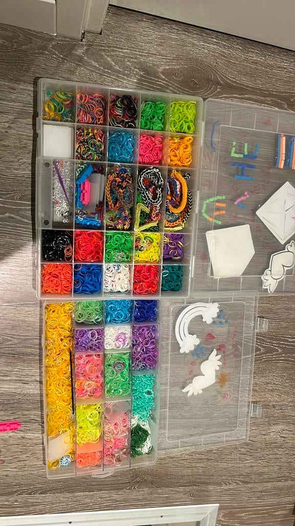 Grote set Loombandjes met opbergbakken en accessoires, Ophalen of Verzenden, Gebruikt, Draad