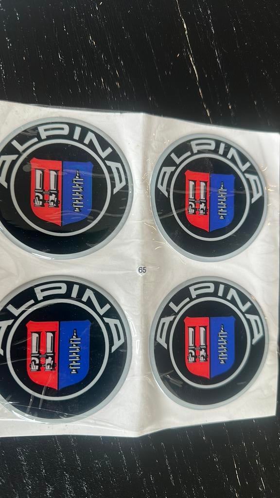 4 stikkers voor op naafdop Alpine, Ophalen
