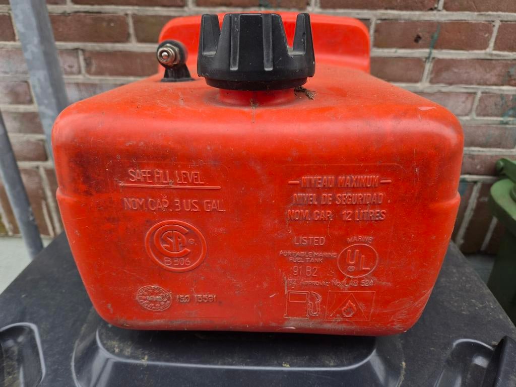Suzuki 10 Liter Brandstoftank voor Boot, Watersport en Boten, Accessoires en Onderhoud, Ophalen, Gebruikt, Motor en Techniek
