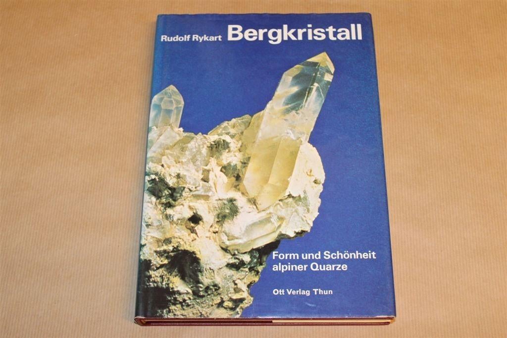 Boek over bergkristal, Ophalen of Verzenden, Fossiel