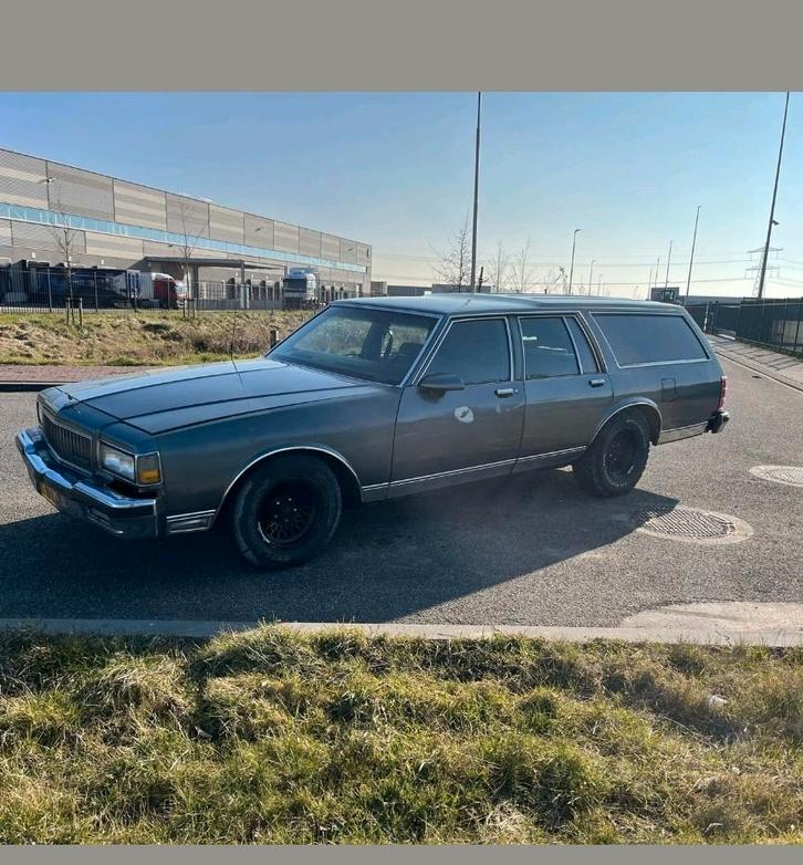 Gezocht chevrolet caprice impala, Auto-onderdelen, Carrosserie en Plaatwerk, Spatbord, Chevrolet, Ophalen of Verzenden