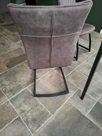 2 stoelen zgan. Evt. Incusief kleine tafel., Ophalen, Zo goed als nieuw, Grijs