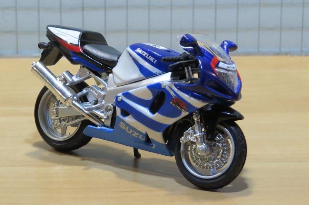 Suzuki GSX-R750 1:18 blister, Maisto, May Cheong Group France S.A.S., Nieuw, Ophalen of Verzenden
