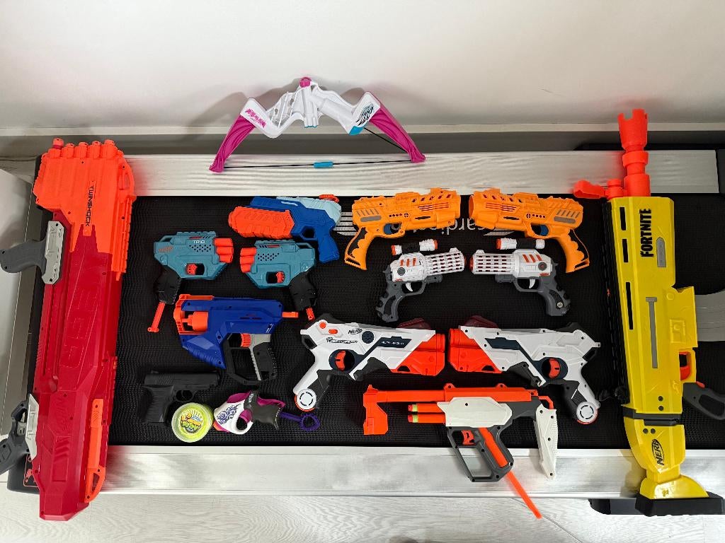 Nerf guns 15x + schietpijltjes +/- 900 stuks (NIEUW), Ophalen, Zo goed als nieuw
