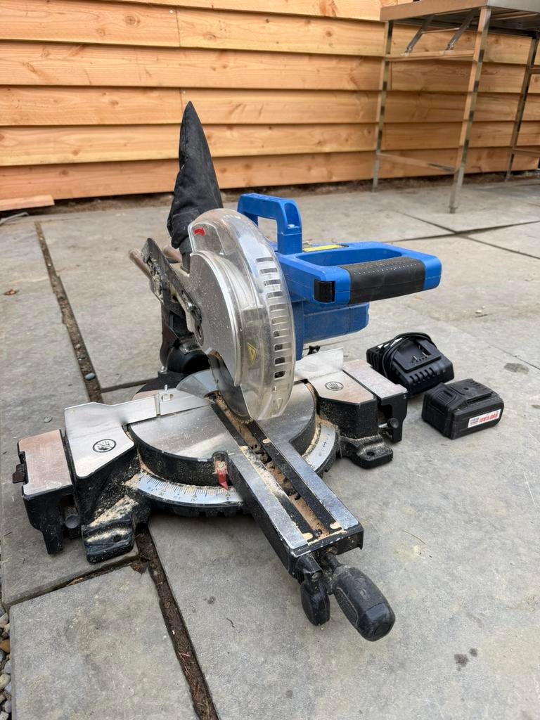 HBM Afkortzaag compleet, Doe-het-zelf en Verbouw, Gereedschap | Zaagmachines, Ophalen of Verzenden, Zo goed als nieuw, Afkortzaag