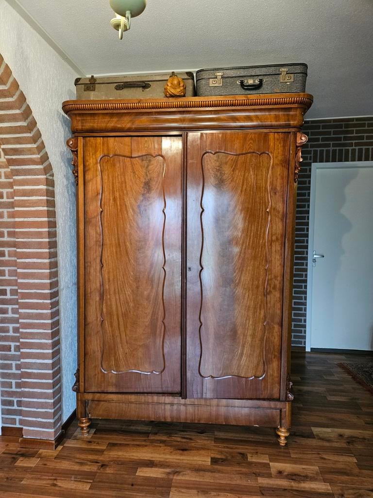 Biedermeier stijl kast, Ophalen
