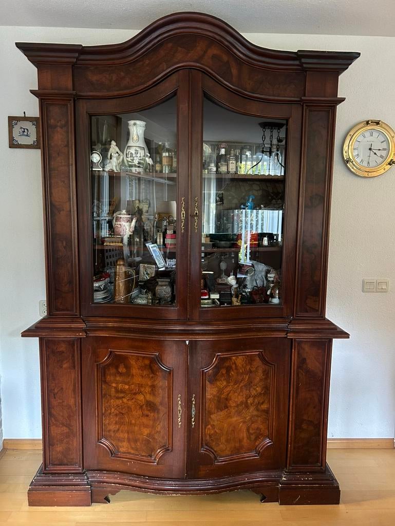 Vitrinekast (wortel) notenhout, Antiek en Kunst, Ophalen