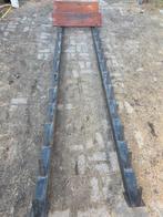 Verdiepingstrap met stalen bomen en hardhouten treden, Ophalen, 2 tot 4 meter