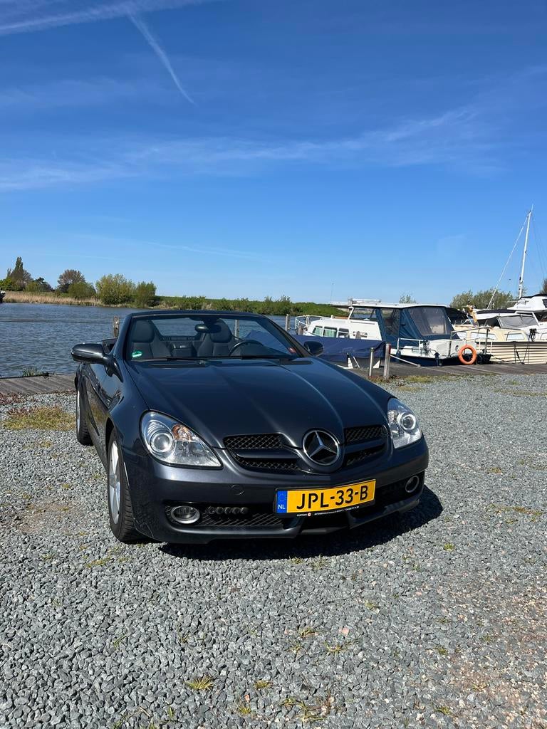Mercedes-Benz SLK 200 Aut. 2010 Grijs, Auto's, Mercedes-Benz, Particulier, SLK, Airconditioning, Cruise Control, Lederen bekleding