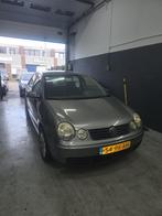 Volkswagen Polo 1.4 55KW 2004 Grijs, Voorwielaandrijving, 15 km/l, 4 cilinders, Origineel Nederlands