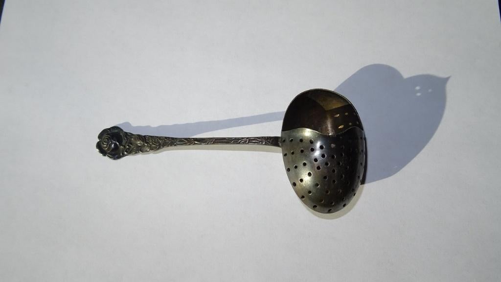 Antiek verzilverd thee-ei c.q. theebuidel, Ophalen of Verzenden