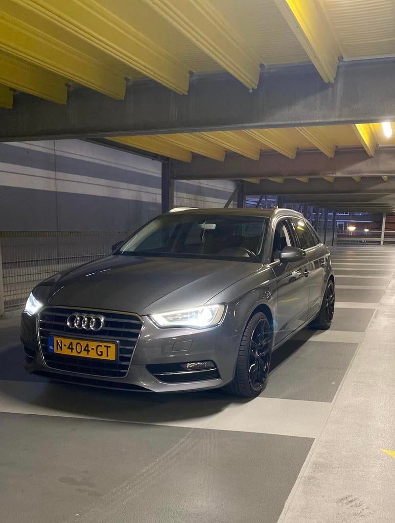 Audi A3 1.2 Tfsi 81KW 2016 Sportback Grijs, Auto's, Audi, Voorwielaandrijving, 4 cilinders, 620 kg, Handgeschakeld