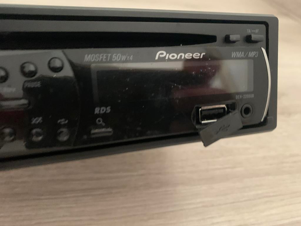 Auto radio USB AUX, Ophalen of Verzenden, Zo goed als nieuw