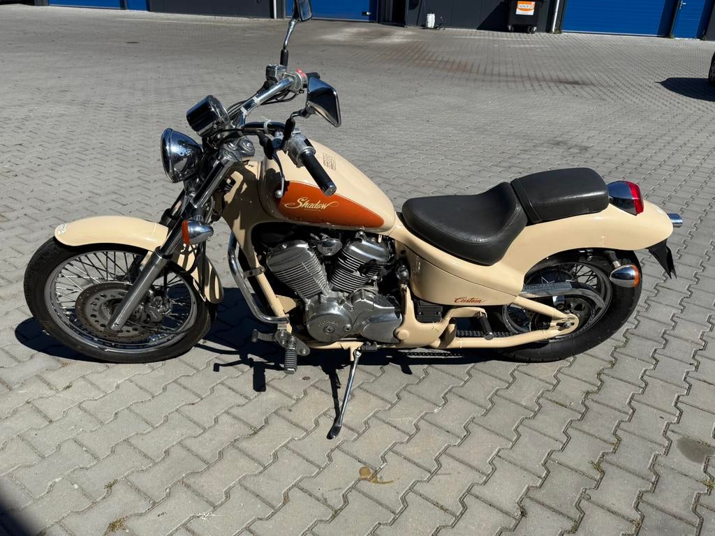 Honda Shadow 600 custom, Motoren, 2 cilinders, 583 cc, Chopper, Gebruikt