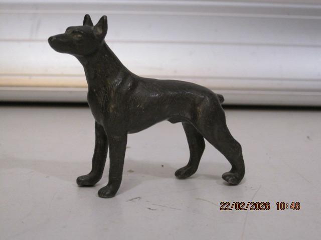 bronzen hond 7 cm breed en 6 cm hoog (377), Antiek en Kunst, Kunst | Beelden en Houtsnijwerken, Ophalen of Verzenden
