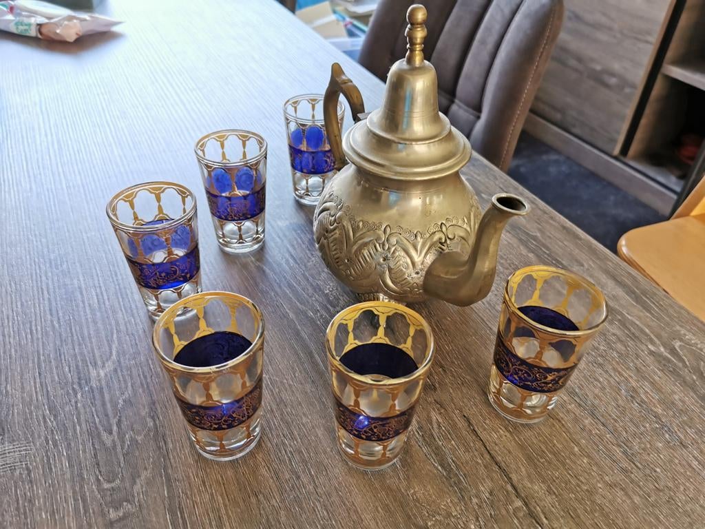 Marokkaanse theepot met glazen - Decoratief theeservies, Ophalen, Overige materialen, Overige typen, Zo goed als nieuw