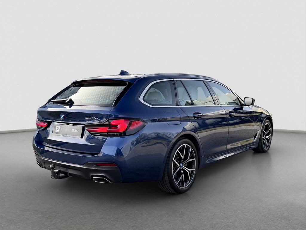 BMW 5-serie Touring 530e M-Sport | Pano | Trekhaak | Laser |, 1998 cc, Achterwielaandrijving, Gebruikt, 4 cilinders