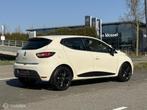 Renault Clio 1.2 TCe Intens Automaat LED Carplay Camera CRUI, Auto's, Renault, Zwart, 4 cilinders, Beige, Bedrijf