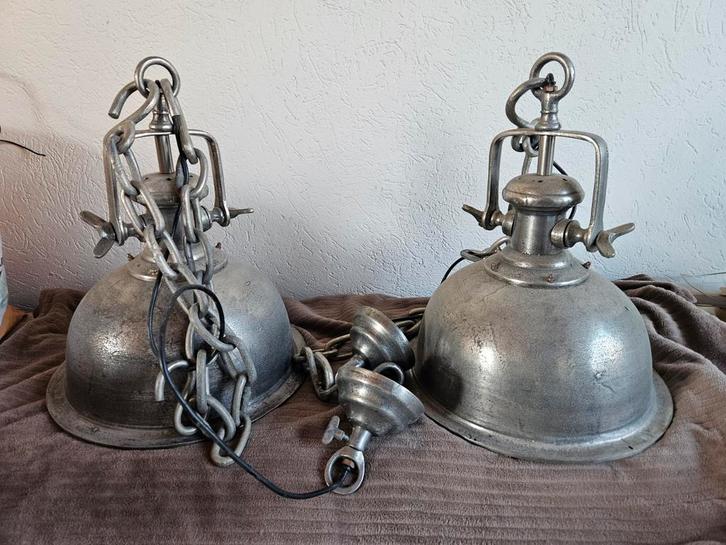 Set van 2 industriële lampen - Nette staat, Huis en Inrichting, Lampen | Hanglampen, Gebruikt, 50 tot 75 cm, Metaal, Ophalen