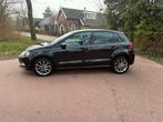 Volkswagen Polo 1.2 TSI First Edition / Airco / cruisecontro, Auto's, Euro 6, 4 cilinders, Zwart, Origineel Nederlands