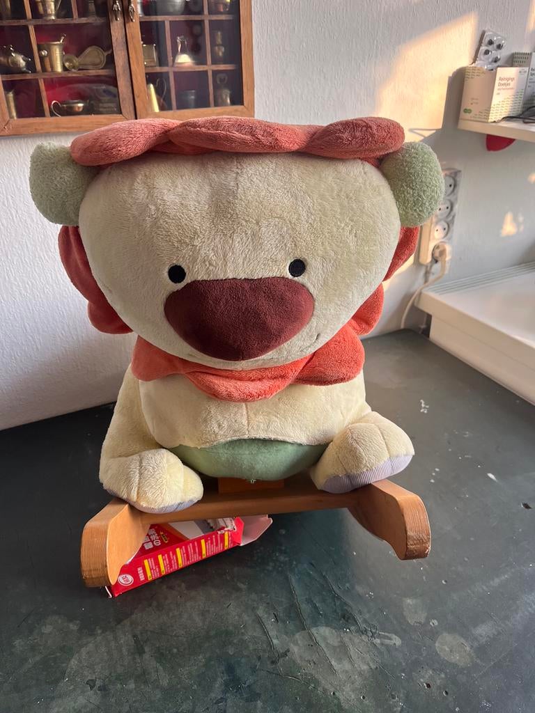 Hobbel leeuw weinig gebruikt met muziek, Ophalen, Zo goed als nieuw