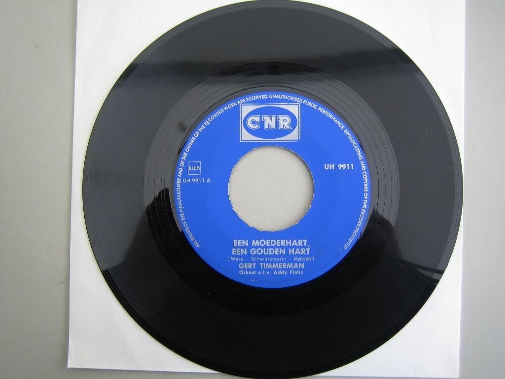 Gert Timmerman - Een moederhart een gouden hart, Ophalen of Verzenden, Gebruikt, 7 inch, Levenslied of Smartlap