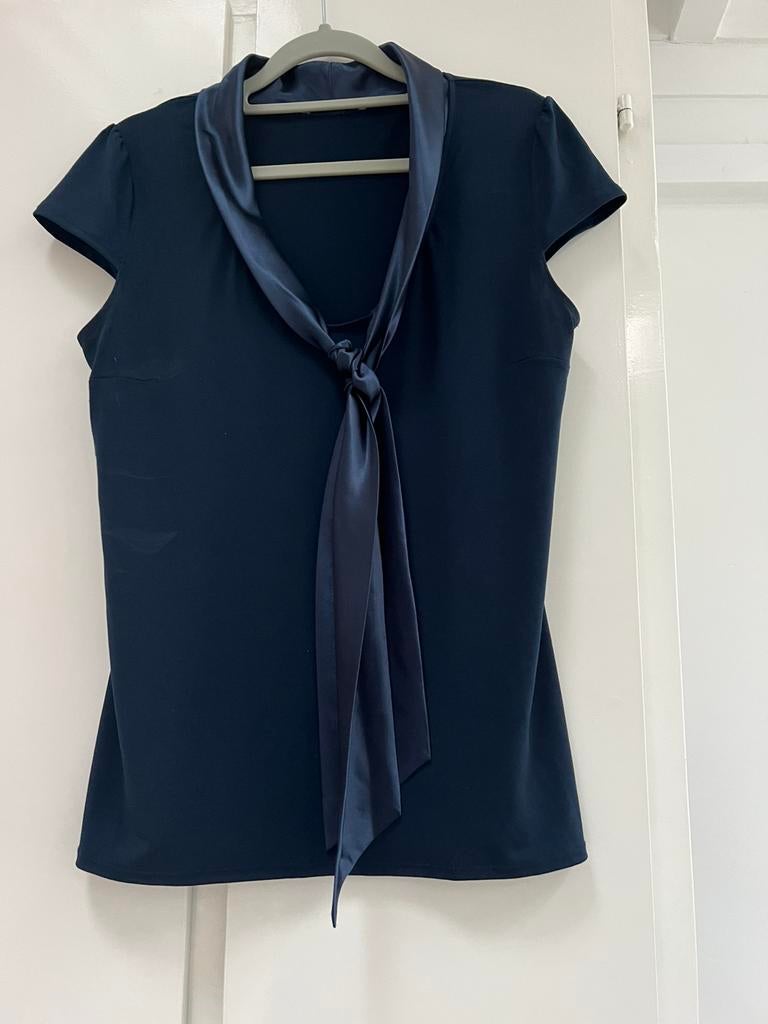 Blauw shirt met sjaalkraag, Ophalen of Verzenden, Zo goed als nieuw, Blauw, Korte mouw