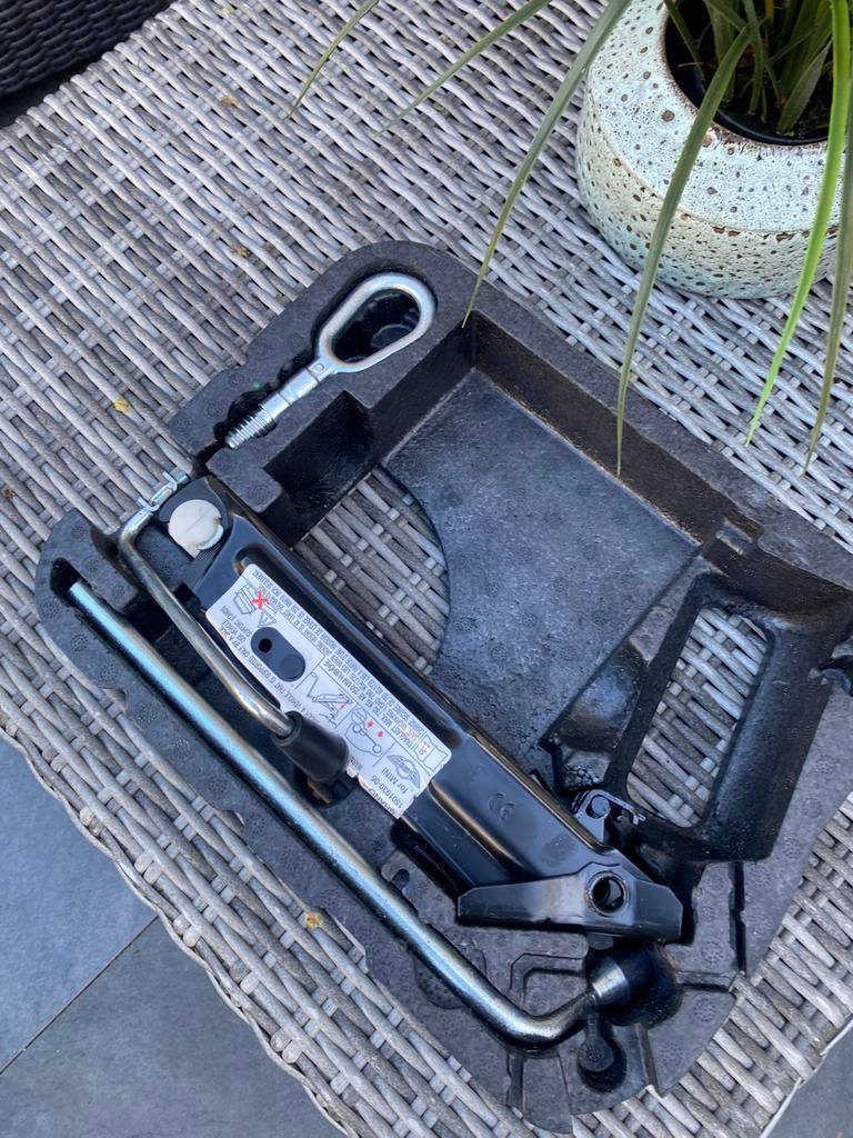 Auto krikset  Nieuw !! Mini Cooper 60 euro, Ophalen of Verzenden, Zo goed als nieuw, Manueel, Schaarkrik