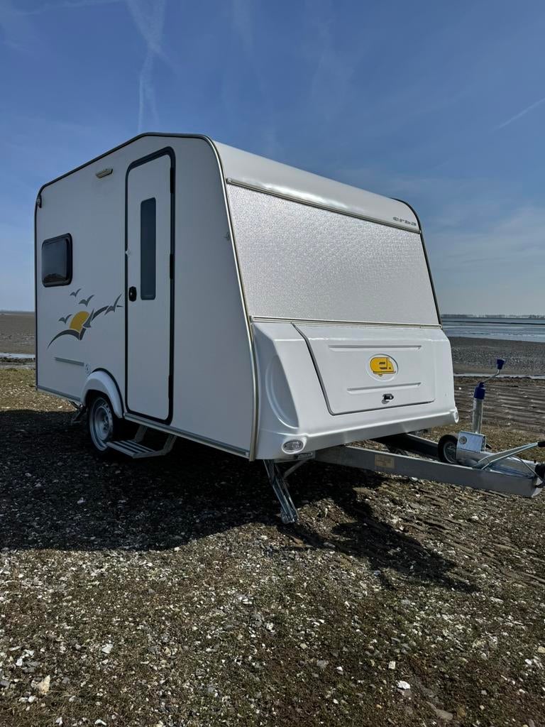 Nieuwe caravan erba 360, Caravans en Kamperen, Caravans, Bedrijf, 500 - 750 kg, Zonnepaneel