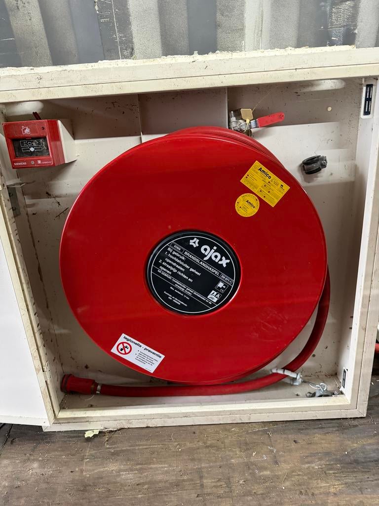 Ajax brandslanghaspel 2 stuks met omkasting, Ophalen, Gebruikt, Compleet systeem, Rook