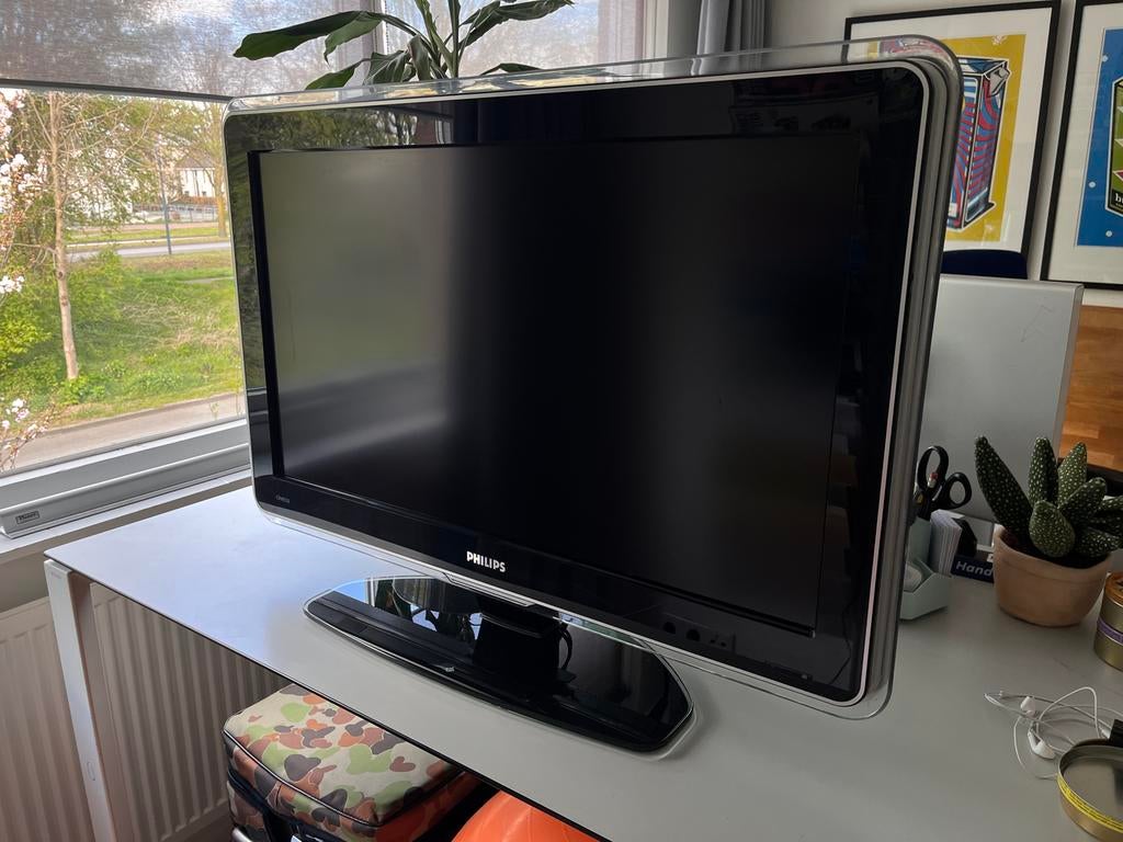 Philips Cineos Ambilight TV - 80cm (zonder afstandsbediening, Ophalen, Gebruikt, 60 tot 80 cm, Philips