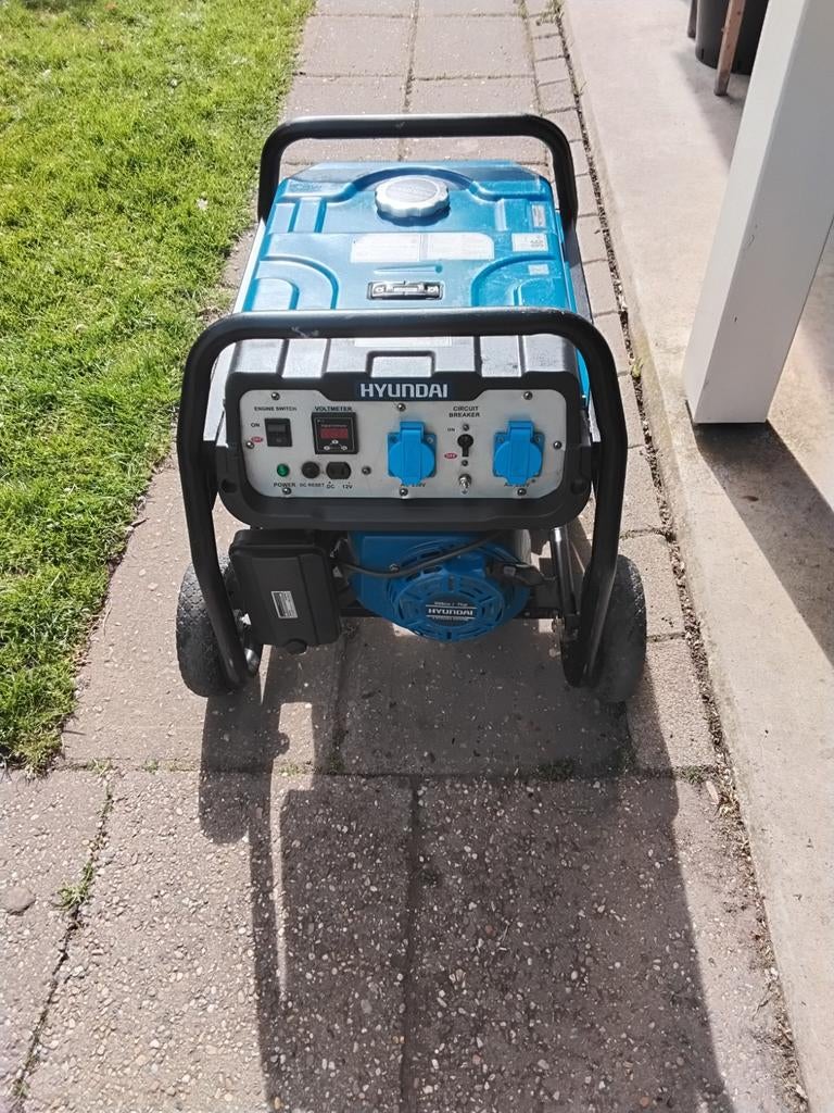 Nette Hyundai stroomaggregaat te koop aangeboden, Doe-het-zelf en Verbouw, Ophalen, Gebruikt