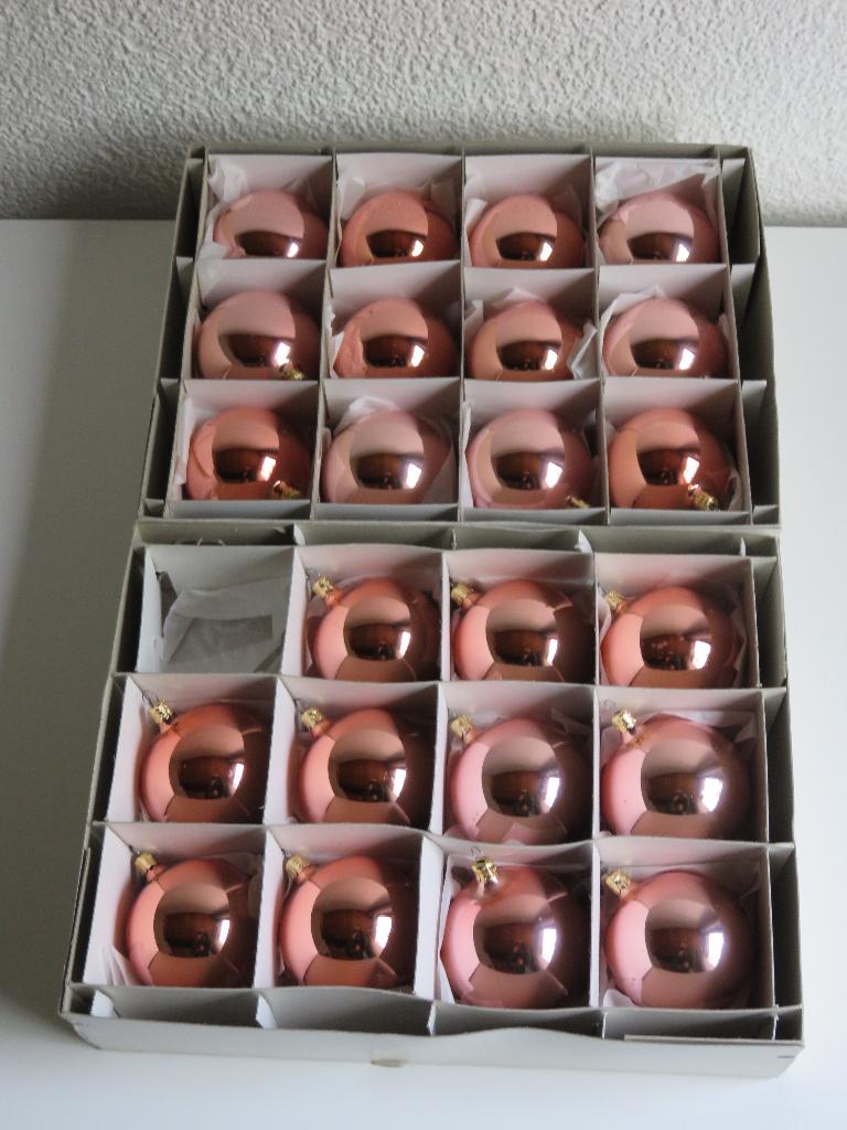 Set van 23 vintage zalmroze glazen kerstballen 7 cm, Ophalen of Verzenden, Zo goed als nieuw
