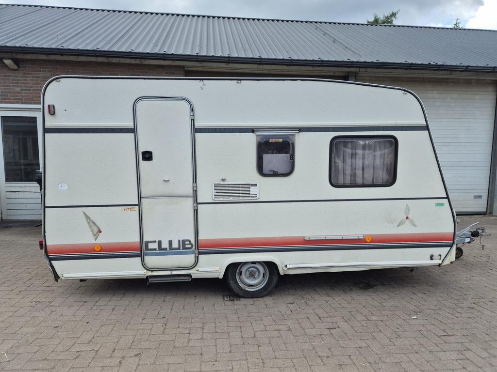 Bürstner Caravan 750 kg met Stapelbed, Particulier, Rondzit, Kachel