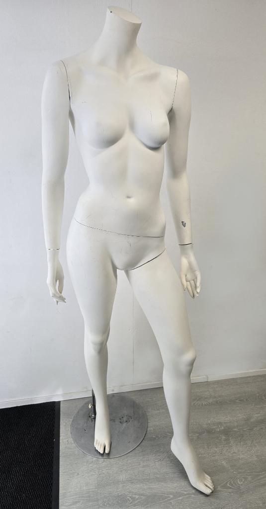 Etalage pop vrouw, Ophalen, Gebruikt